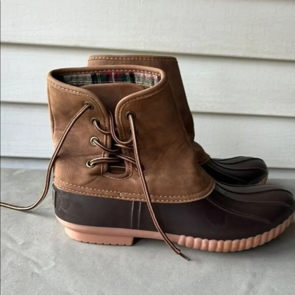 Women's Brown & Tan Winter Boots - Picture 1 of 6